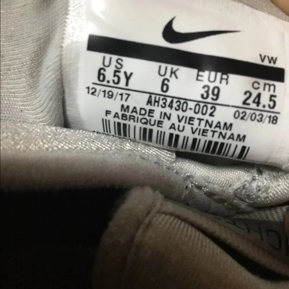 Nike Shoes Sz 6.5 - Picture 4 of 6